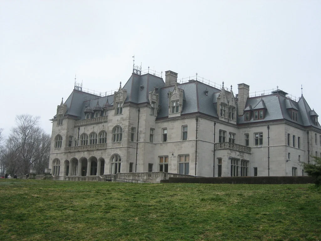 Gilded Age mansion along Newport Cliff Walk